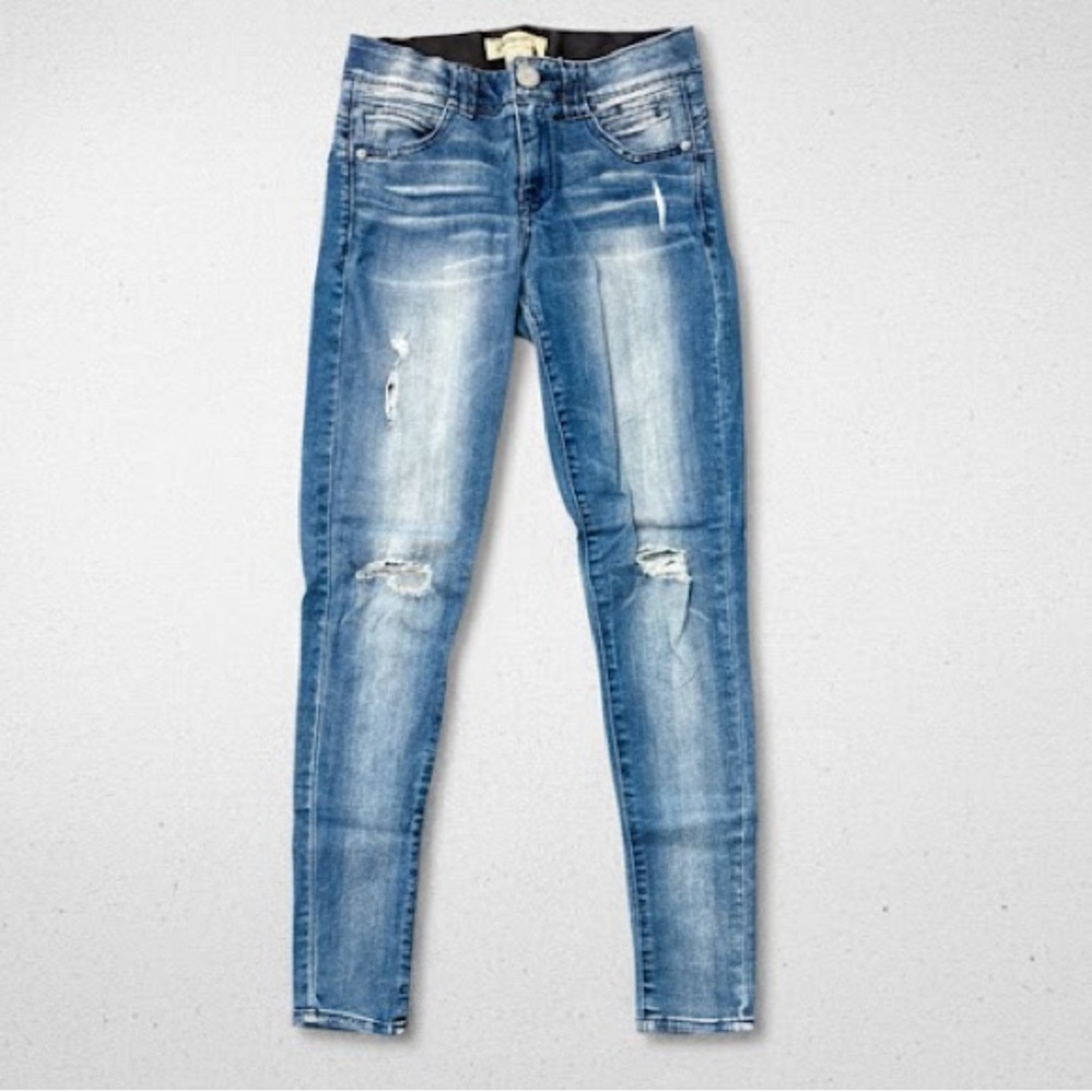 Democracy Blue Skinny Jeans/Jeggings. Super Soft and Stretchy, Size 4